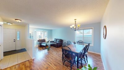 Beautiful House In Panorama Ridge - Potential For 2 More Bedrooms!