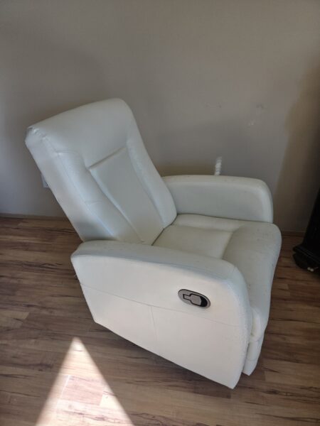 Swivel/Rocker/Recliner Chair